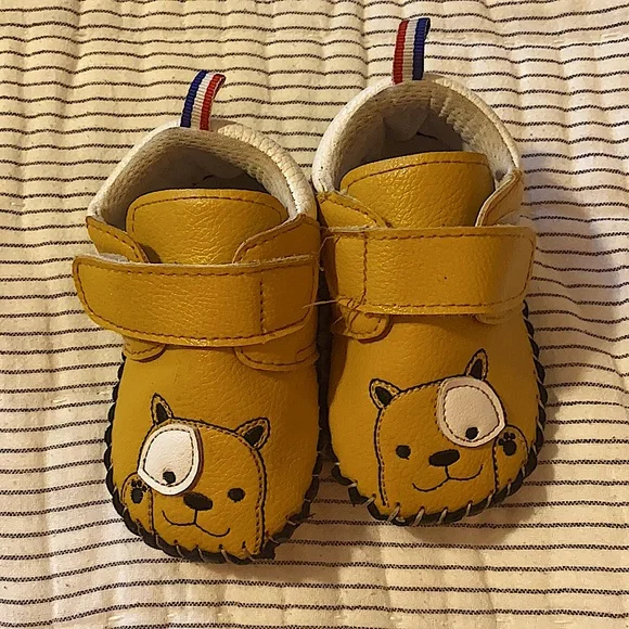 ๐ถ Leather velcro baby puppy shoes ! ๐ถ - Picture 1 of 8
